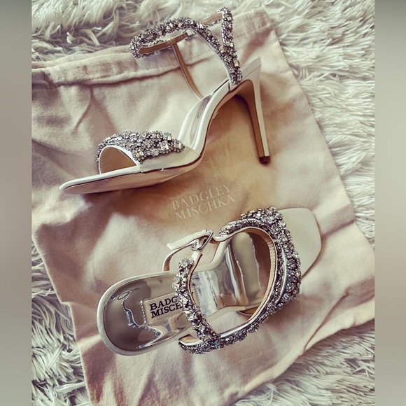 NIB! Badgley Mischka Galia Embellished Sandal - Picture 10 of 10